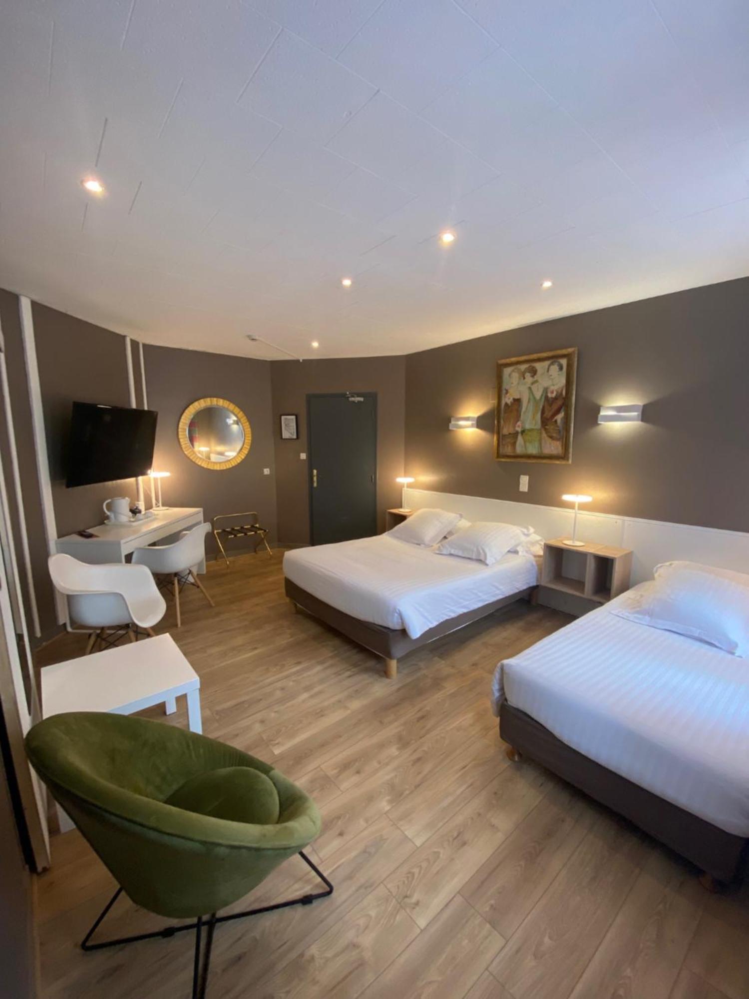 Hotel Le Pelican Charleville-Mézières Екстериор снимка