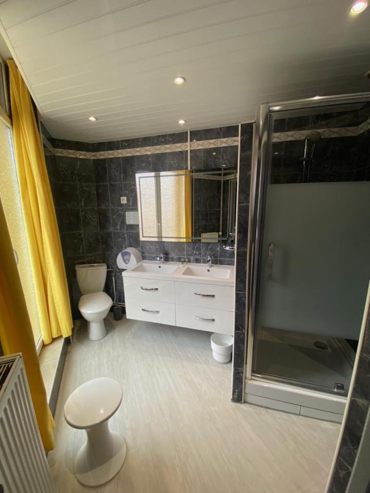 Hotel Le Pelican Charleville-Mézières Екстериор снимка