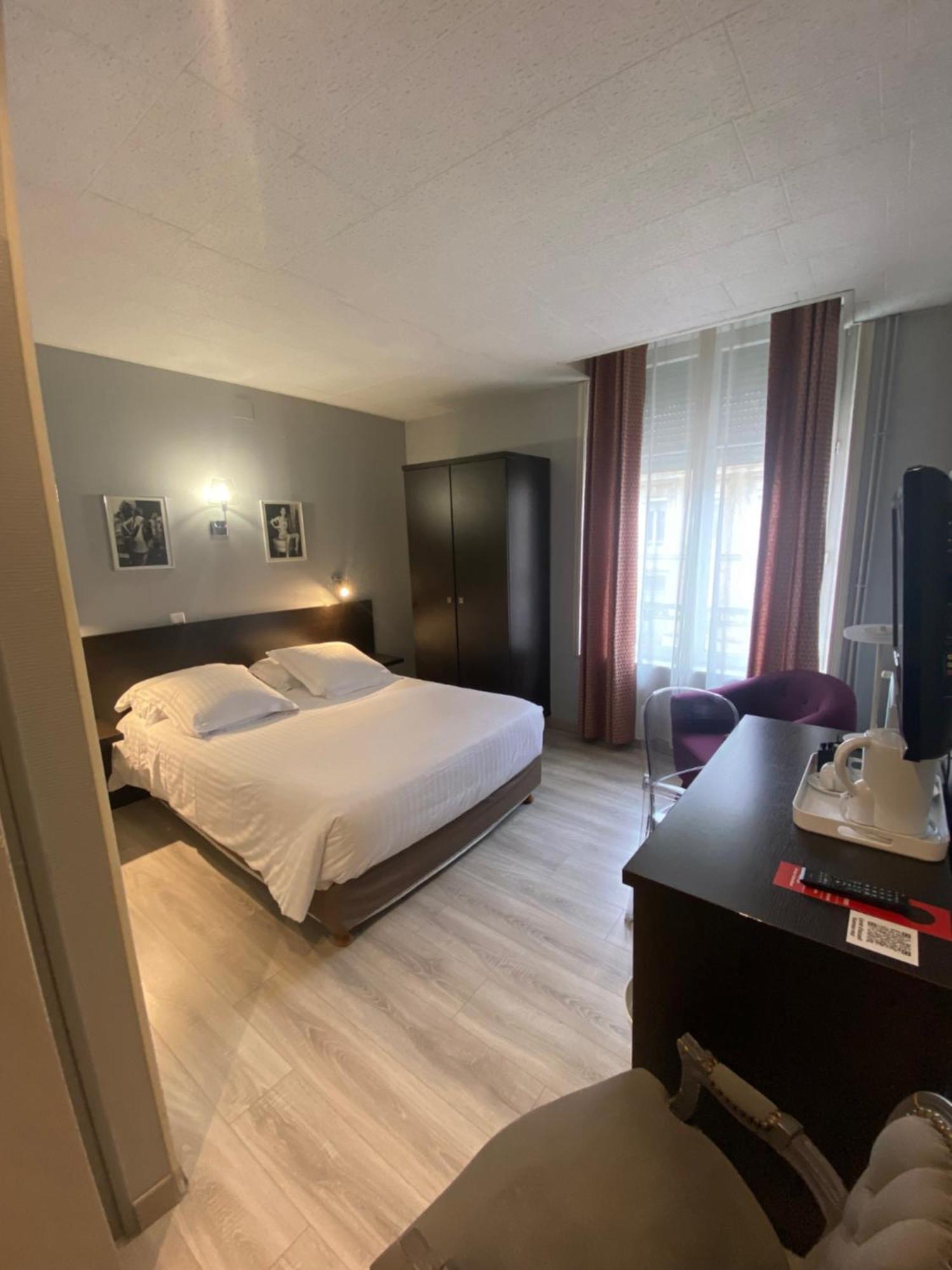 Hotel Le Pelican Charleville-Mézières Екстериор снимка