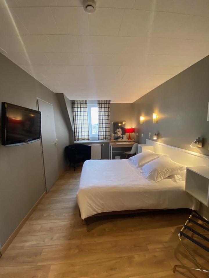 Hotel Le Pelican Charleville-Mézières Екстериор снимка